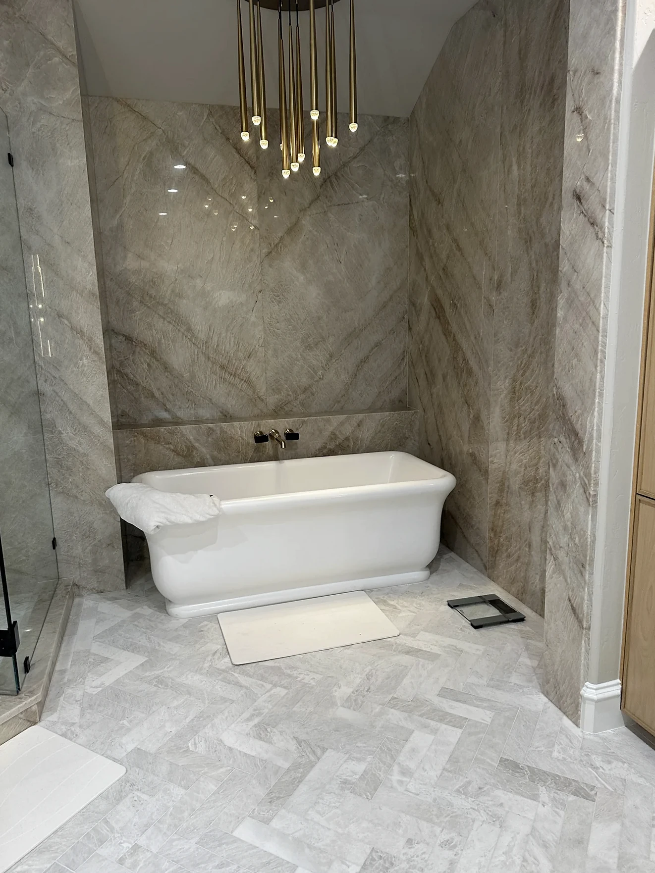 Freestanding bath & stone finishes from the HT Contractors project gallery